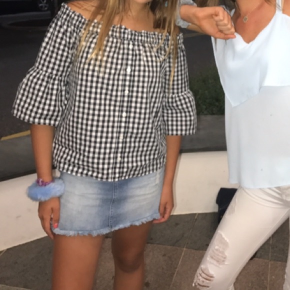 ABERCROMBIE GINGHAM OFF THE SHOULDER TOP - Picture 2 of 3